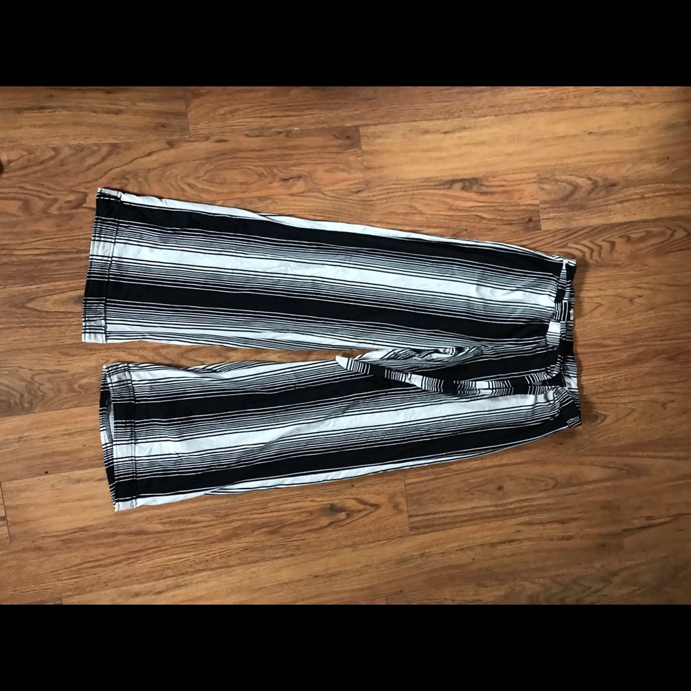 Hot kiss stretchy striped pants